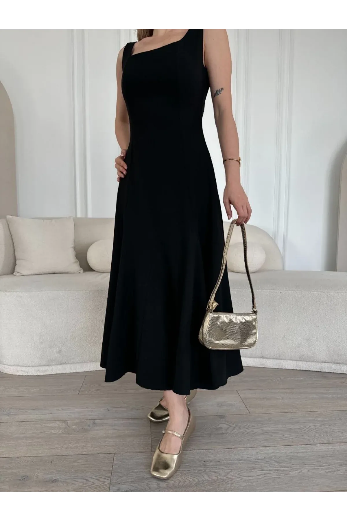 Cérianne Krep Kumaş Sırt Dekolteli Midi Elbise