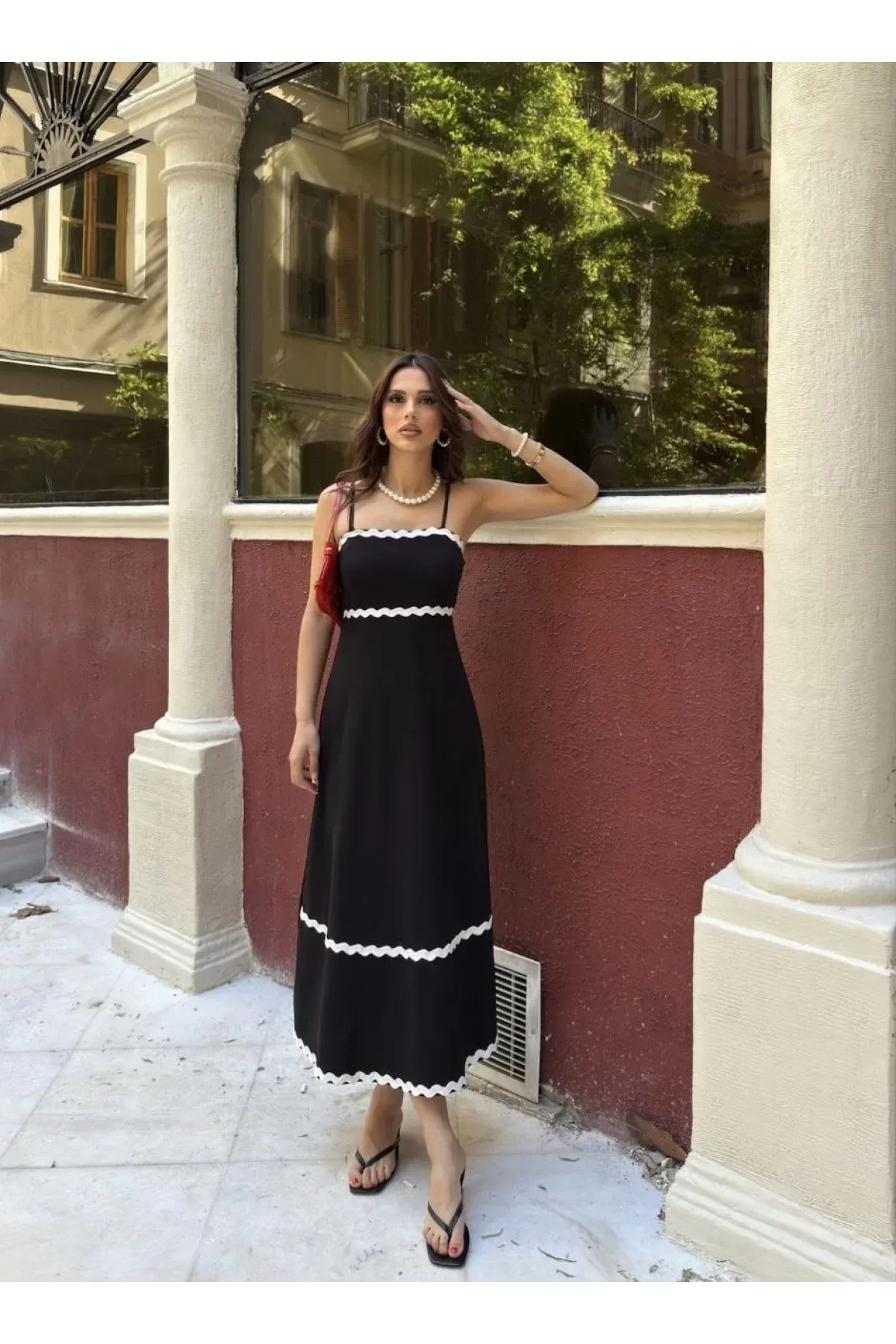 Amarylis Minimal Şerit Detaylı Midi Elbise