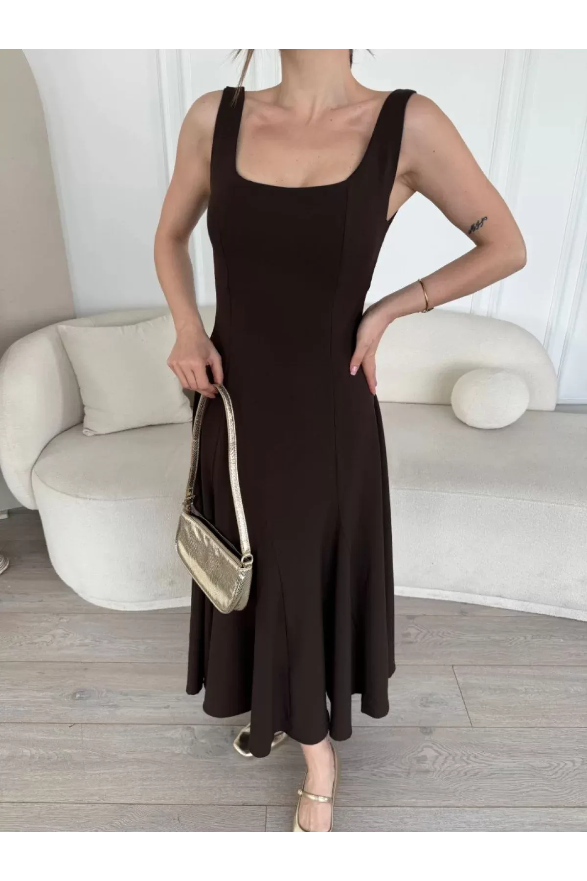 Cérianne Krep Kumaş Sırt Dekolteli Midi Elbise