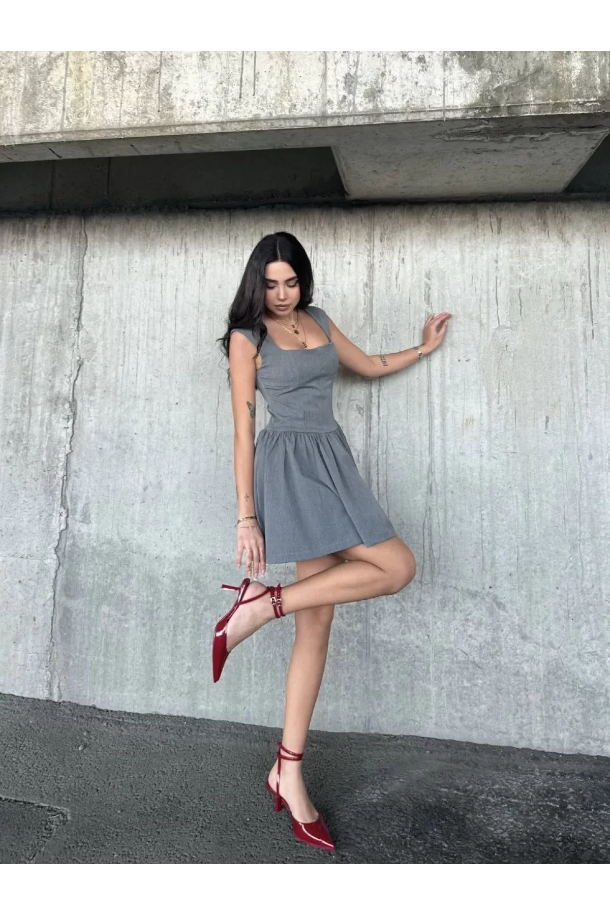 Elvéra Likralı Kumaş Fit Kesim Mini Elbise