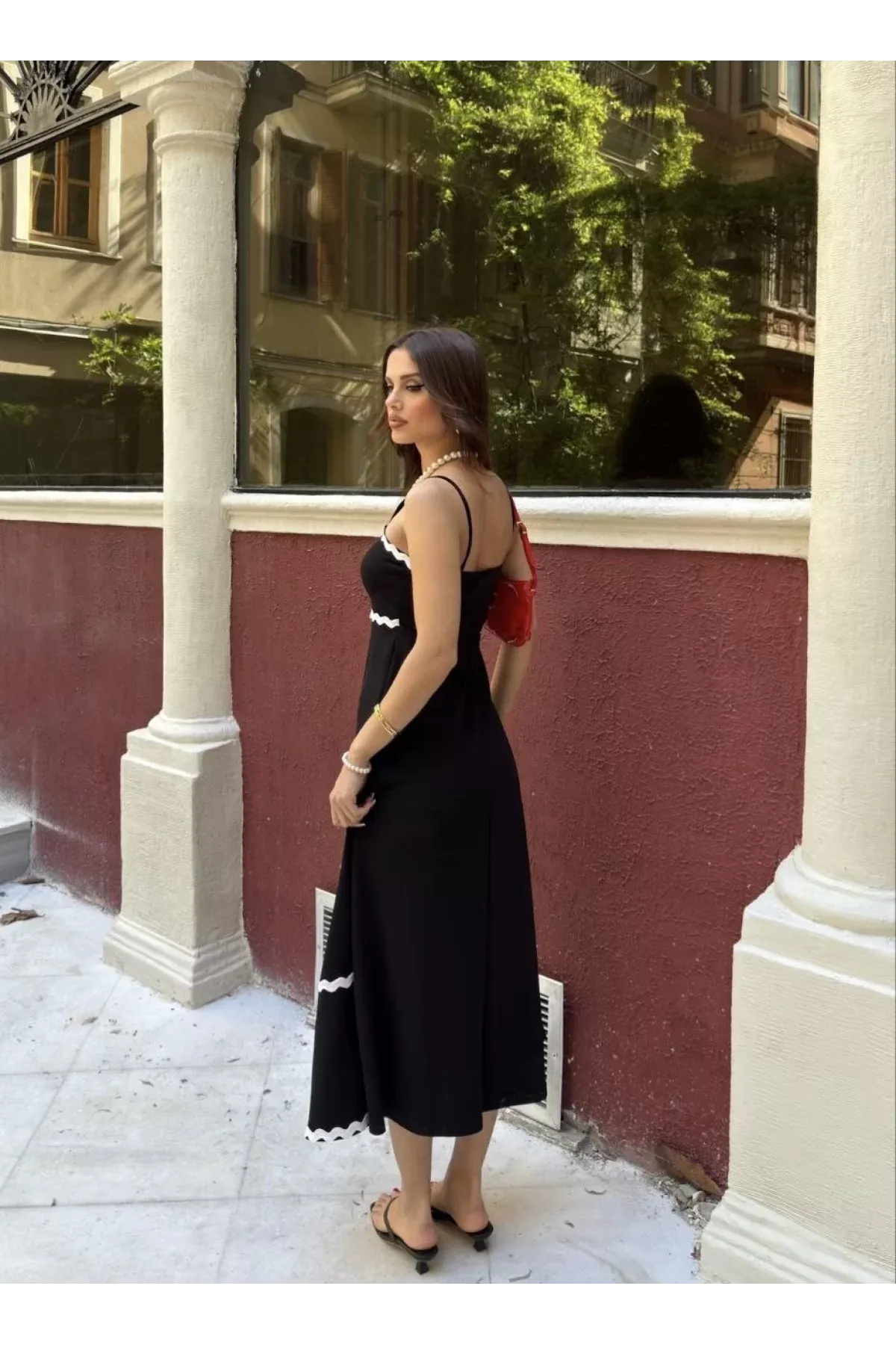 Amarylis Minimal Şerit Detaylı Midi Elbise