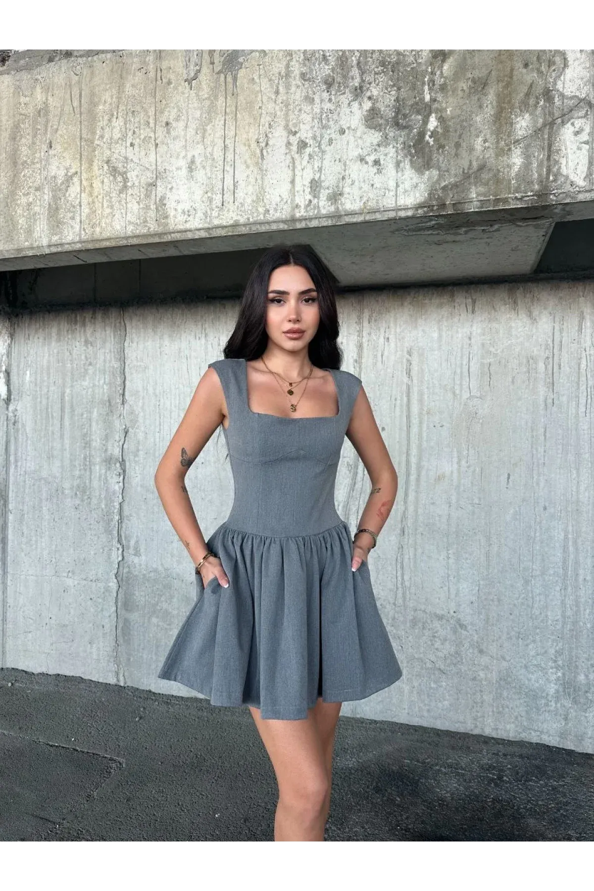 Elvéra Likralı Kumaş Fit Kesim Mini Elbise