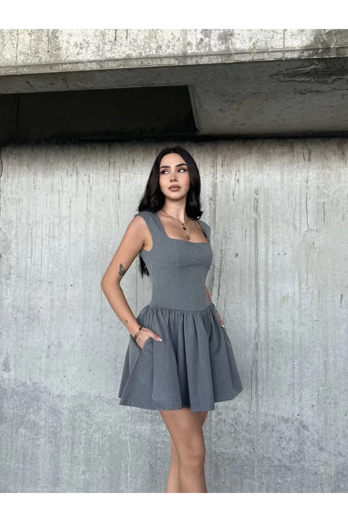 Elvéra Likralı Kumaş Fit Kesim Mini Elbise