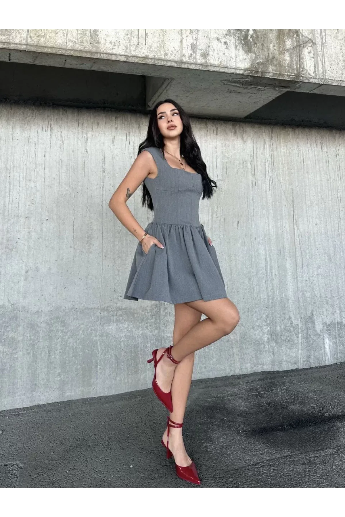 Elvéra Likralı Kumaş Fit Kesim Mini Elbise